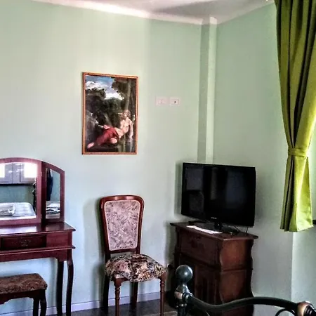 Belle Epoque Bed & Breakfast Gemonio